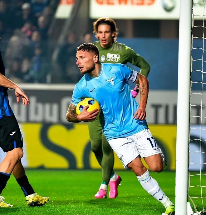 是她向世界 是她向世界